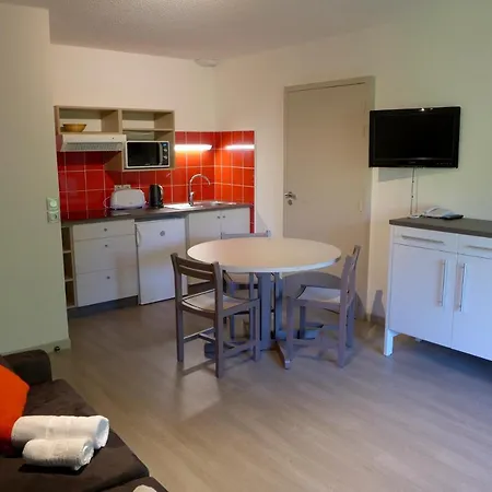 Domaine La Chataigneraie Курортный комплекс 4*