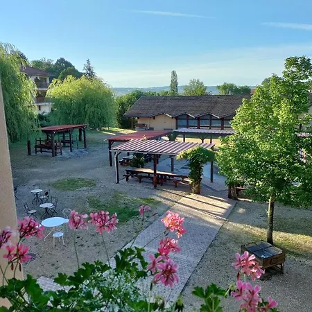 Domaine La Chataigneraie Ośrodek wypoczynkowy Maurs