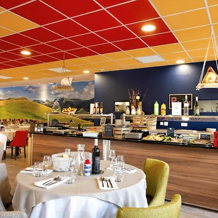 Domaine La Chataigneraie 4* Maurs